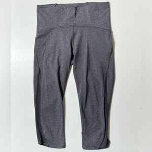 LULULEMON Crop Leggings Train Times Sz 6
